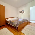 Zvono Apartment *